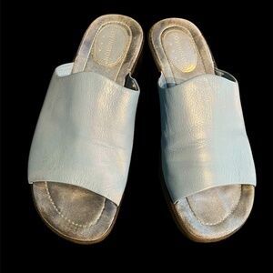 Vintage Covington Womens Slip On Sandals Blue Leather Upper 8-8.5 Minimal Heel